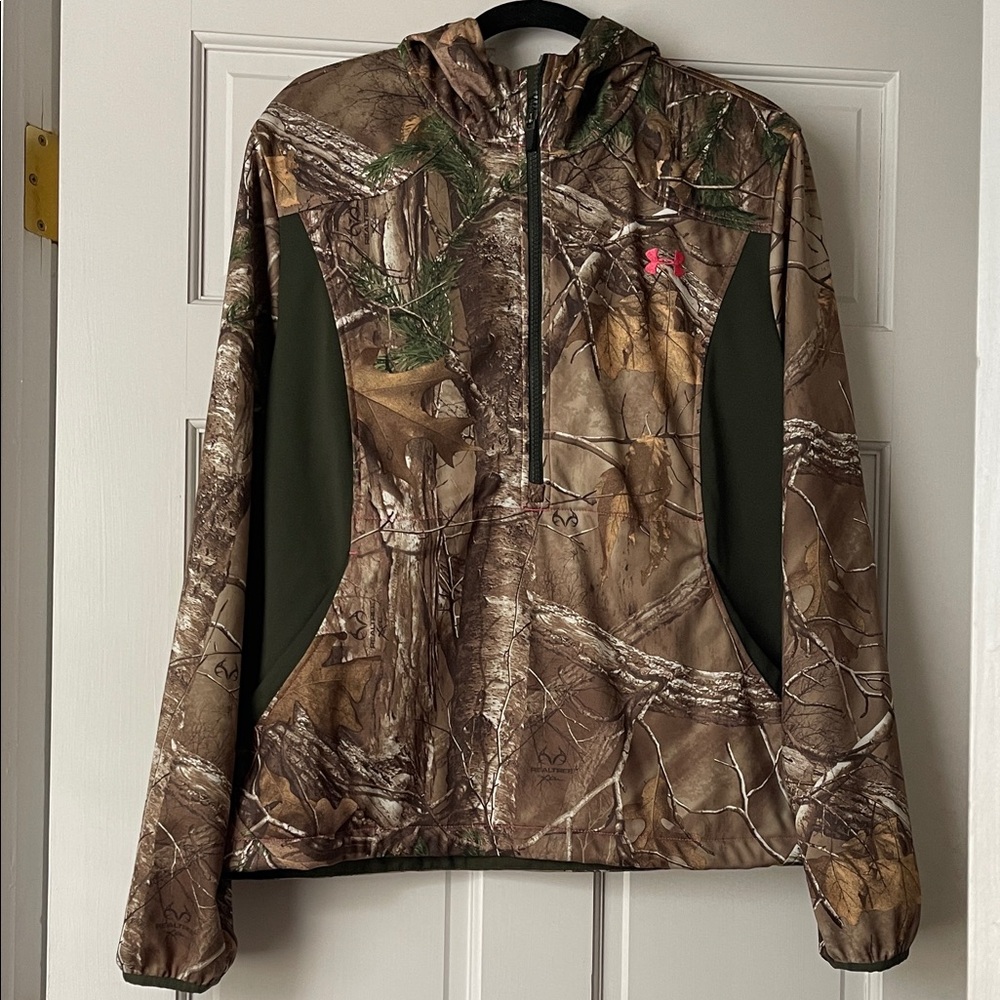 Under Armour Realtree Women's Camo Half Zip Hoodie Pullover with Green Accents